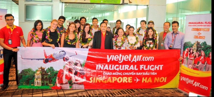 Vietjet mở đường bay Hà Nội - Singapore - ảnh 2